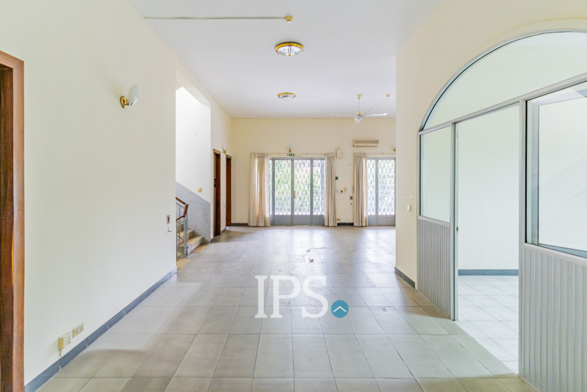 8 Bedroom Commercial Villa For Rent - BKK1, Phnom Penh