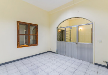 8 Bedroom Commercial Villa For Rent - BKK1, Phnom Penh thumbnail