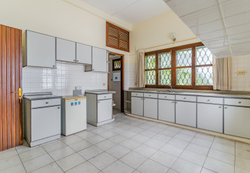 8 Bedroom Commercial Villa For Rent - BKK1, Phnom Penh thumbnail