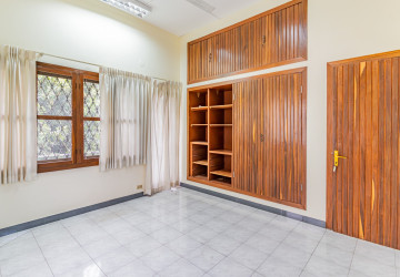 8 Bedroom Commercial Villa For Rent - BKK1, Phnom Penh thumbnail