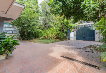 8 Bedroom Commercial Villa For Rent - BKK1, Phnom Penh thumbnail