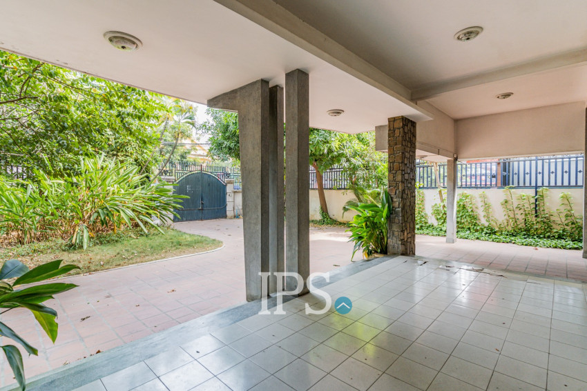 8 Bedroom Commercial Villa For Rent - BKK1, Phnom Penh