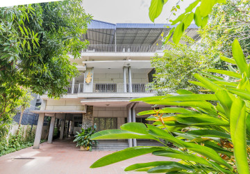 8 Bedroom Commercial Villa For Rent - BKK1, Phnom Penh thumbnail