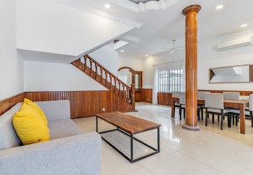 4 Bedroom Villa For Rent - Tonle Bassac, Phnom Penh thumbnail