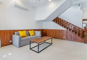 4 Bedroom Villa For Rent - Tonle Bassac, Phnom Penh thumbnail