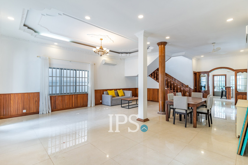 4 Bedroom Villa For Rent - Tonle Bassac, Phnom Penh