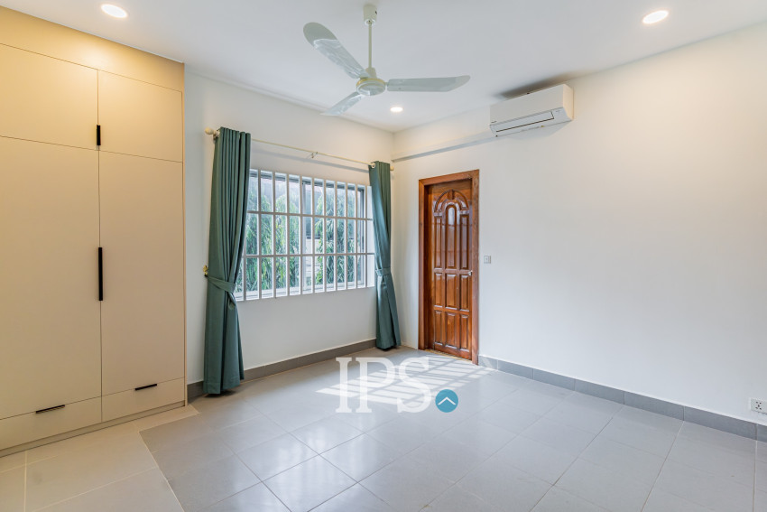 4 Bedroom Villa For Rent - Tonle Bassac, Phnom Penh