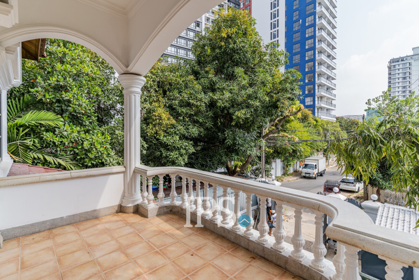 4 Bedroom Villa For Rent - Tonle Bassac, Phnom Penh