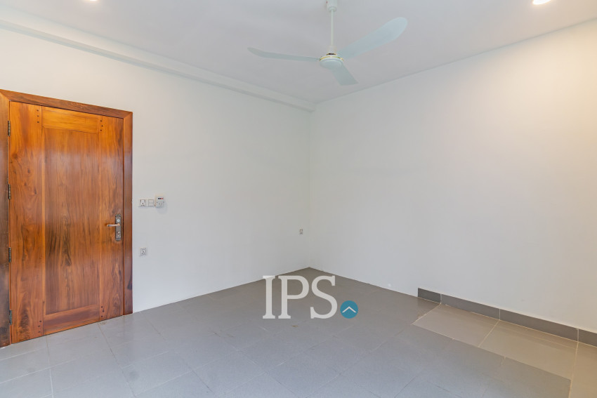 4 Bedroom Villa For Rent - Tonle Bassac, Phnom Penh