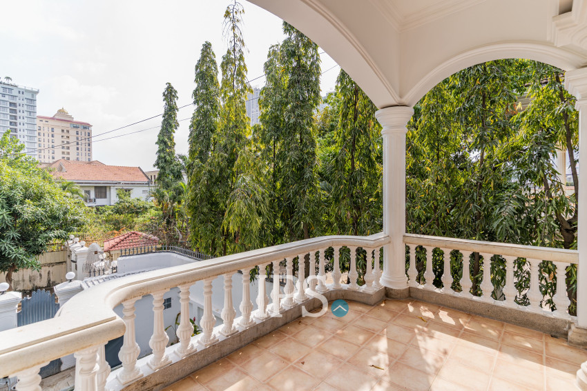 4 Bedroom Villa For Rent - Tonle Bassac, Phnom Penh