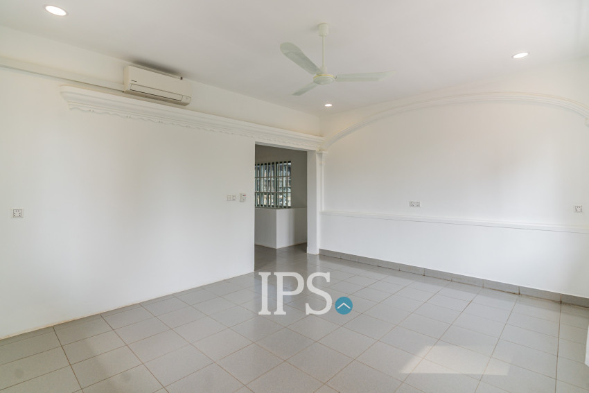 4 Bedroom Villa For Rent - Tonle Bassac, Phnom Penh