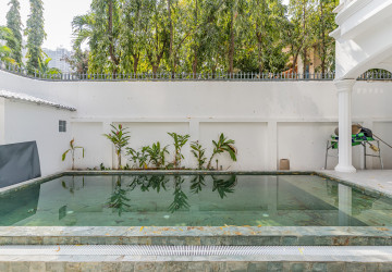 4 Bedroom Villa For Rent - Tonle Bassac, Phnom Penh thumbnail