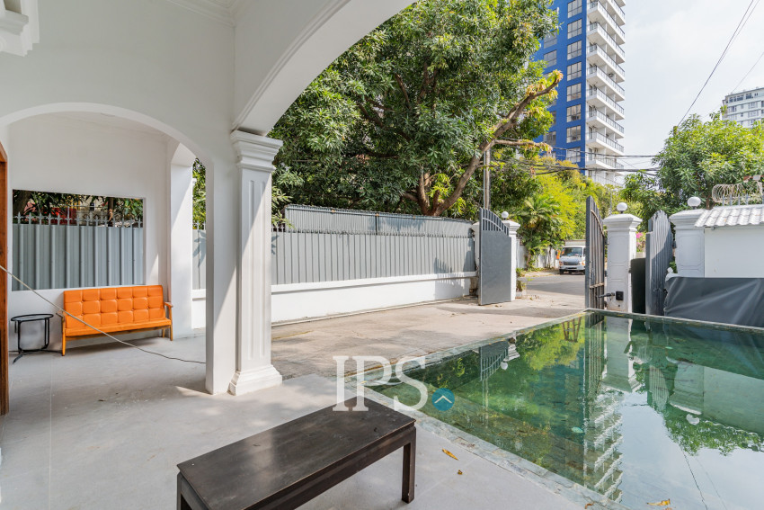 4 Bedroom Villa For Rent - Tonle Bassac, Phnom Penh