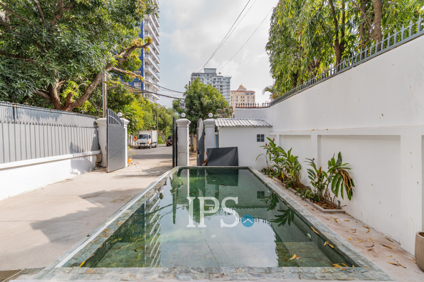 4 Bedroom Villa For Rent - Tonle Bassac, Phnom Penh
