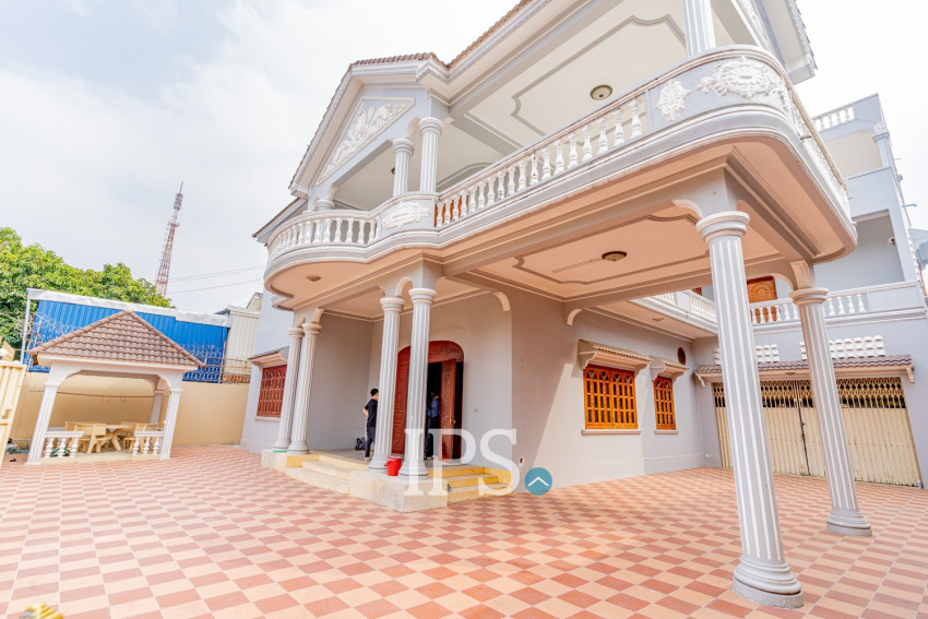 8 Bedroom Commerical Villa For Rent - Boeung Kak 1, Phnom Penh