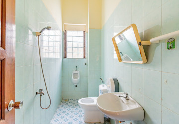 8 Bedroom Commerical Villa For Rent - Boeung Kak 1, Phnom Penh thumbnail