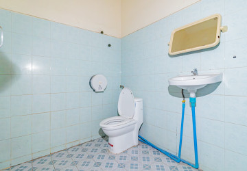 8 Bedroom Commerical Villa For Rent - Boeung Kak 1, Phnom Penh thumbnail