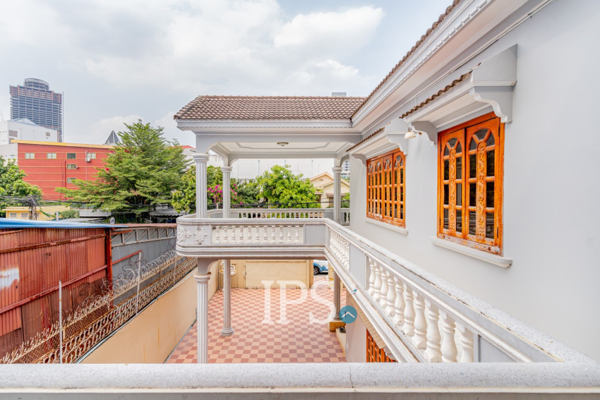 8 Bedroom Commerical Villa For Rent - Boeung Kak 1, Phnom Penh
