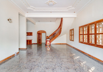 8 Bedroom Commerical Villa For Rent - Boeung Kak 1, Phnom Penh thumbnail