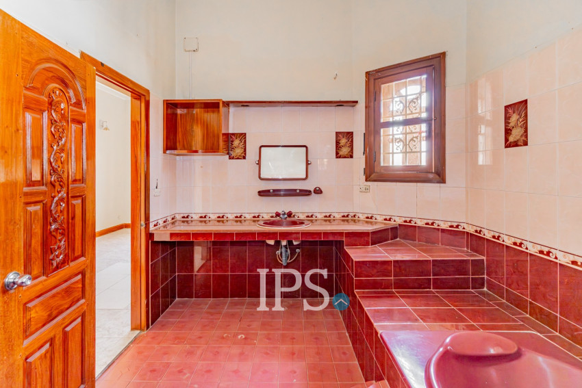 8 Bedroom Commerical Villa For Rent - Boeung Kak 1, Phnom Penh