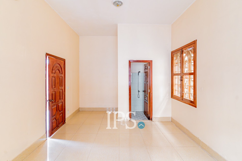 8 Bedroom Commerical Villa For Rent - Boeung Kak 1, Phnom Penh