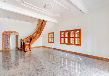 8 Bedroom Commerical Villa For Rent - Boeung Kak 1, Phnom Penh thumbnail