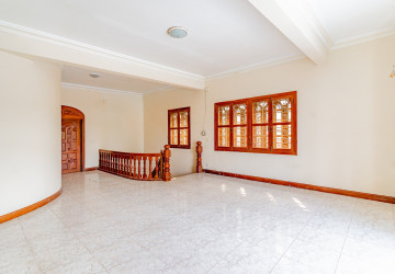 8 Bedroom Commerical Villa For Rent - Boeung Kak 1, Phnom Penh thumbnail