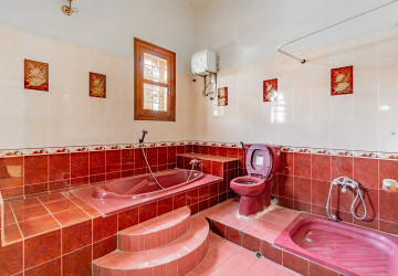 8 Bedroom Commerical Villa For Rent - Boeung Kak 1, Phnom Penh thumbnail