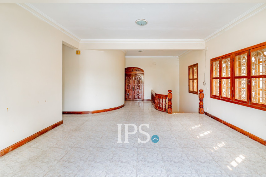 8 Bedroom Commerical Villa For Rent - Boeung Kak 1, Phnom Penh