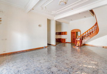 8 Bedroom Commerical Villa For Rent - Boeung Kak 1, Phnom Penh thumbnail