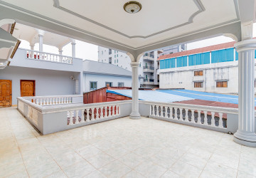 8 Bedroom Commerical Villa For Rent - Boeung Kak 1, Phnom Penh thumbnail