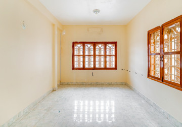 8 Bedroom Commerical Villa For Rent - Boeung Kak 1, Phnom Penh thumbnail