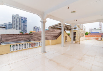 8 Bedroom Commerical Villa For Rent - Boeung Kak 1, Phnom Penh thumbnail