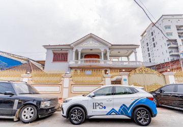 8 Bedroom Commerical Villa For Rent - Boeung Kak 1, Phnom Penh thumbnail