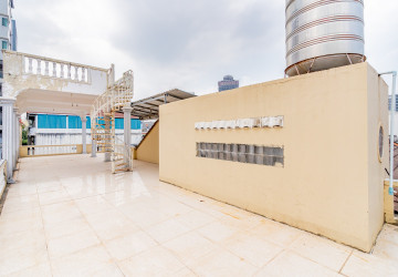 8 Bedroom Commerical Villa For Rent - Boeung Kak 1, Phnom Penh thumbnail