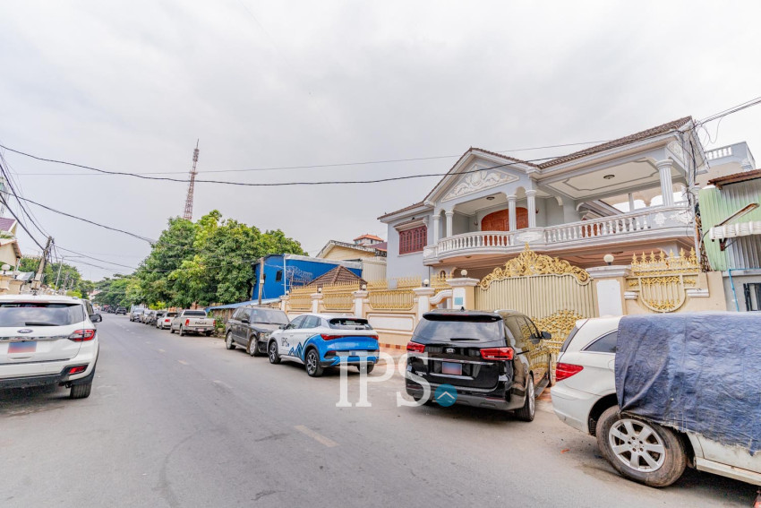 8 Bedroom Commerical Villa For Rent - Boeung Kak 1, Phnom Penh