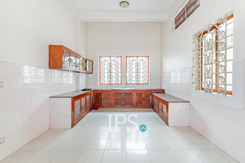 8 Bedroom Commerical Villa For Rent - Boeung Kak 1, Phnom Penh