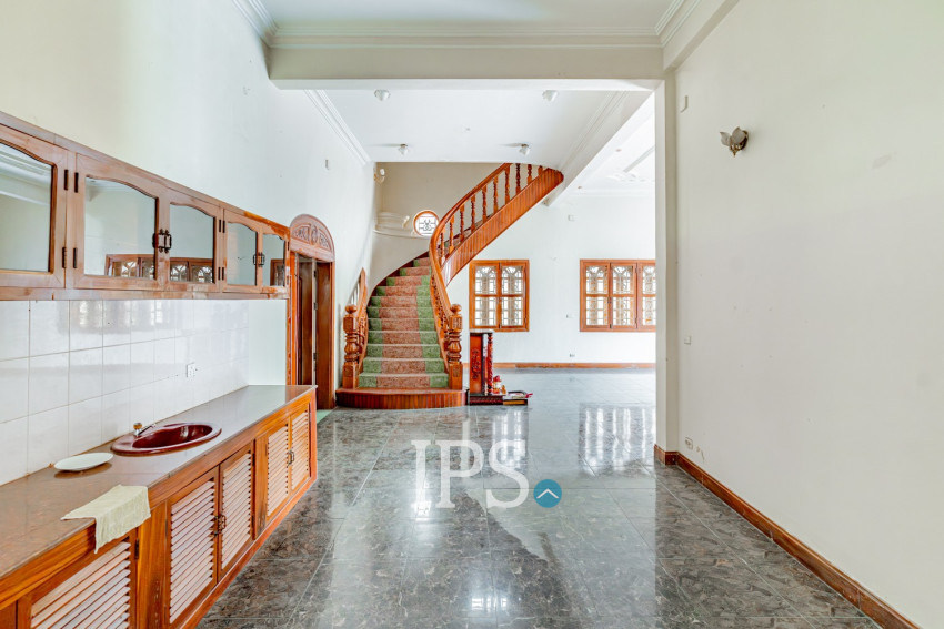 8 Bedroom Commerical Villa For Rent - Boeung Kak 1, Phnom Penh