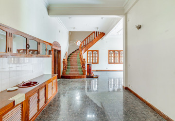 8 Bedroom Commerical Villa For Rent - Boeung Kak 1, Phnom Penh thumbnail