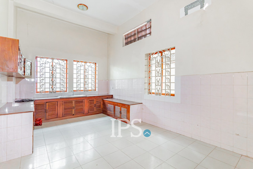 8 Bedroom Commerical Villa For Rent - Boeung Kak 1, Phnom Penh
