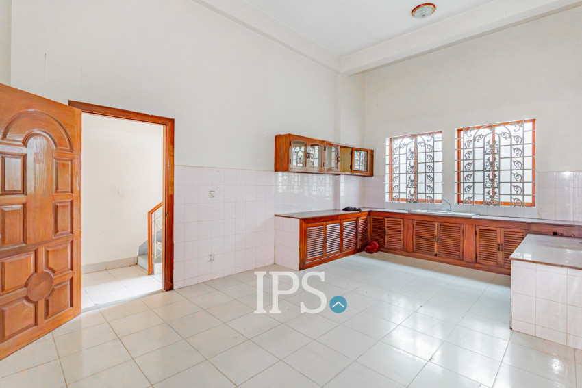 8 Bedroom Commerical Villa For Rent - Boeung Kak 1, Phnom Penh
