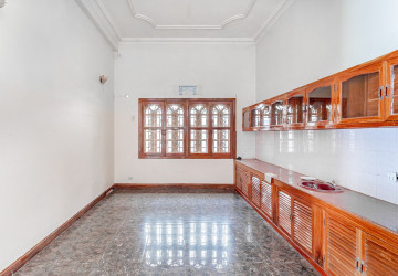8 Bedroom Commerical Villa For Rent - Boeung Kak 1, Phnom Penh thumbnail