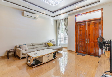 4 Bedroom Corner Villa For Rent - Grand Chroy Chongvar, Chroy Changvar,  Phnom Penh thumbnail