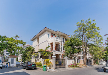 4 Bedroom Corner Villa For Rent - Grand Chroy Chongvar, Chroy Changvar,  Phnom Penh thumbnail