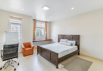4 Bedroom Corner Villa For Rent - Grand Chroy Chongvar, Chroy Changvar,  Phnom Penh thumbnail