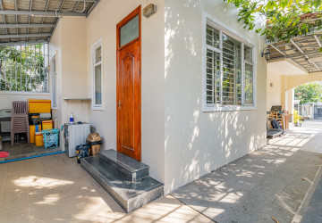 4 Bedroom Corner Villa For Rent - Grand Chroy Chongvar, Chroy Changvar,  Phnom Penh thumbnail