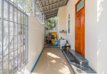 4 Bedroom Corner Villa For Rent - Grand Chroy Chongvar, Chroy Changvar,  Phnom Penh thumbnail