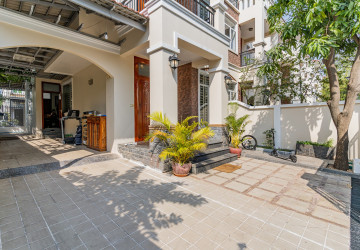 4 Bedroom Corner Villa For Rent - Grand Chroy Chongvar, Chroy Changvar,  Phnom Penh thumbnail