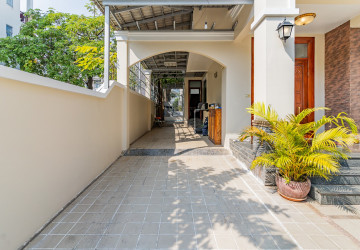 4 Bedroom Corner Villa For Rent - Grand Chroy Chongvar, Chroy Changvar,  Phnom Penh thumbnail