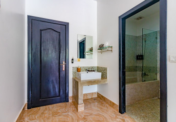 11 Bedroom Hotel For Rent - Svay Dangkum, Siem Reap thumbnail